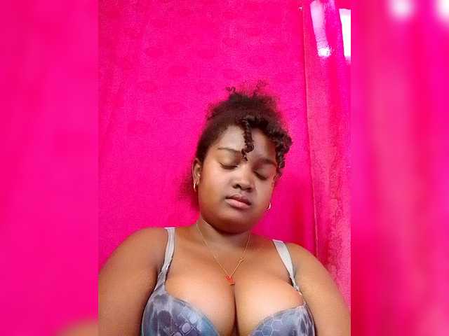 Ezrahsexy's BongaCams show and profile