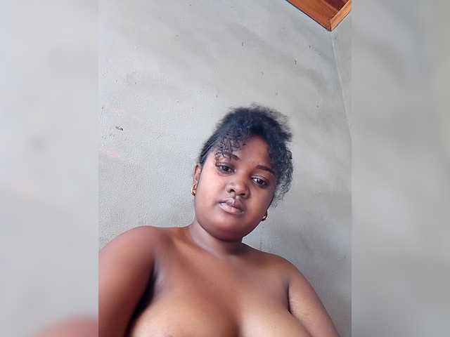 Ezrahsexy's BongaCams show and profile