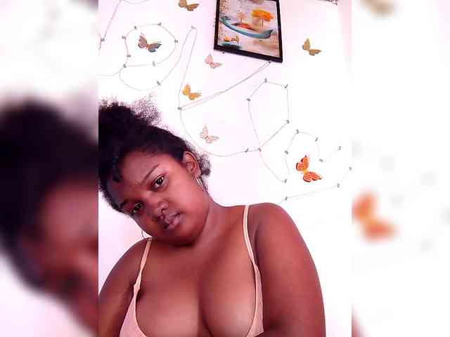 Ezrahsexy Live Webcam on BongaCams