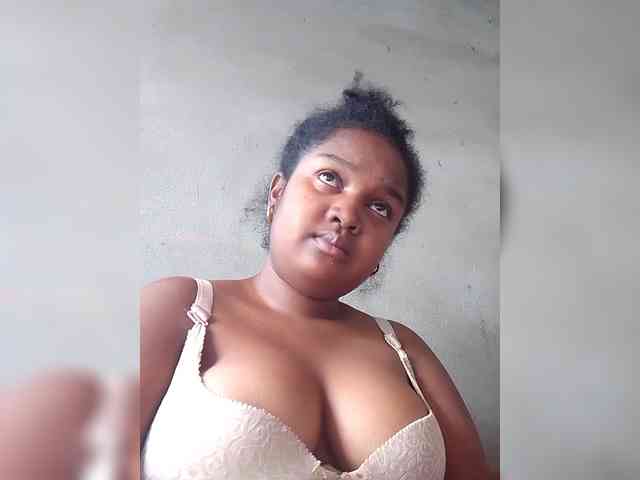 Ezrahsexy Live Webcam on BongaCams