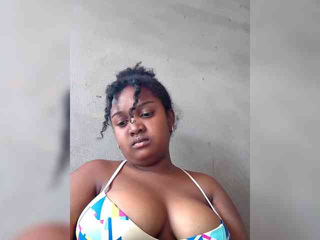Ezrahsexy webcam
