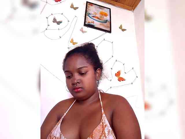 Ezrahsexy Live Webcam on BongaCams