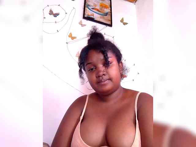 Ezrahsexy webcam