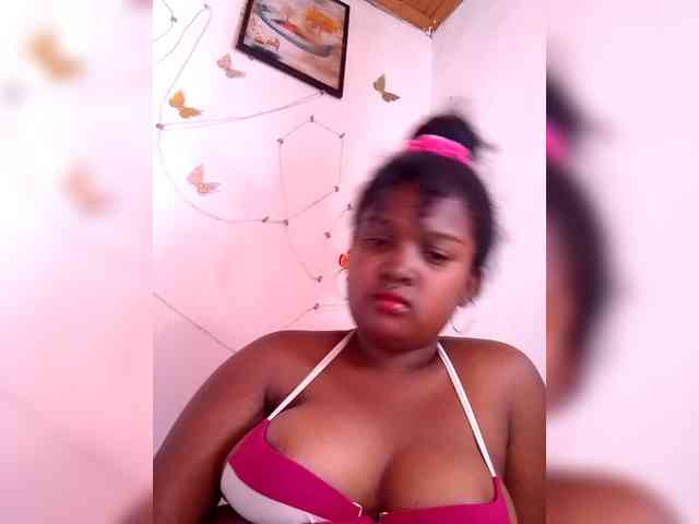 Ezrahsexy Live Webcam on BongaCams