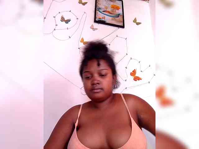 Ezrahsexy webcam
