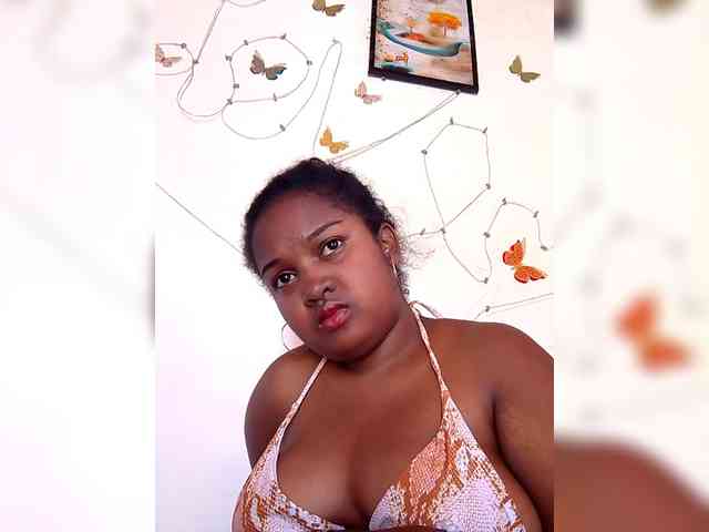 Ezrahsexy Live Webcam on BongaCams