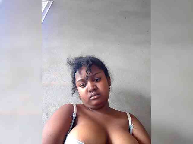 Ezrahsexy webcam