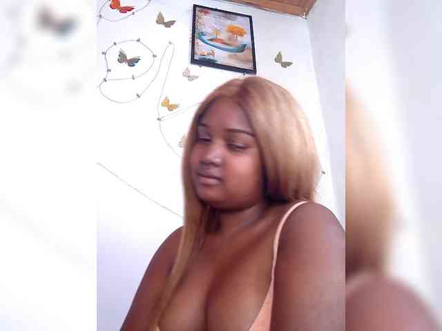 Ezrahsexy webcam