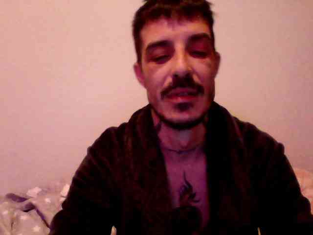 roberto7773 Live Webcam on BongaCams