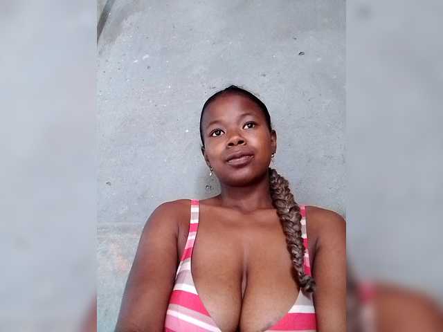 Sayrahsexy's BongaCams show and profile