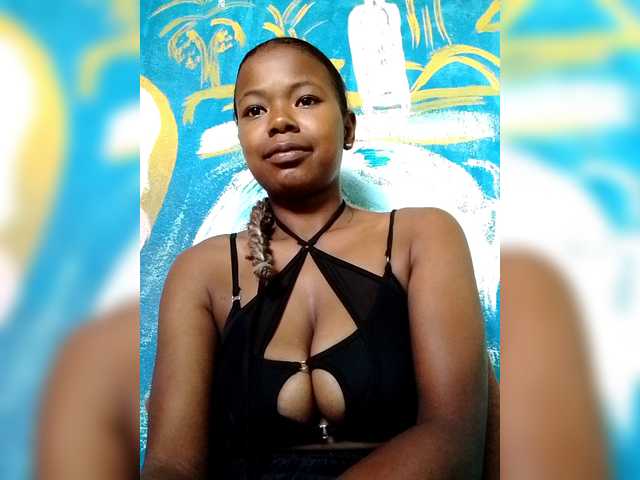 Sayrahsexy's BongaCams show and profile