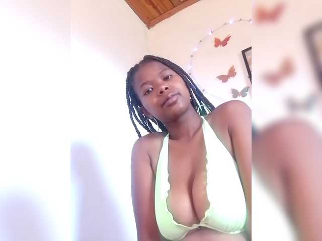 Sayrahsexy's BongaCams show and profile