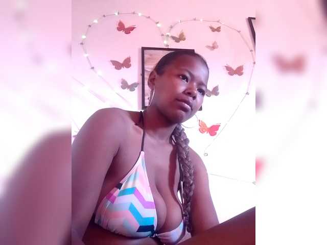 Sayrahsexy's BongaCams show and profile