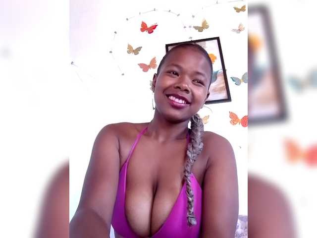 Sayrahsexy's BongaCams show and profile