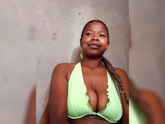 Sayrahsexy's BongaCams show and profile