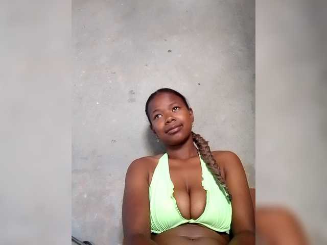 Sayrahsexy's BongaCams show and profile