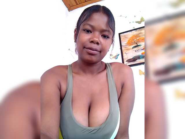 Sayrahsexy's BongaCams show and profile