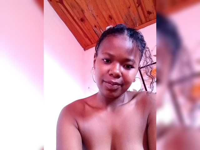 Sayrahsexy's BongaCams show and profile