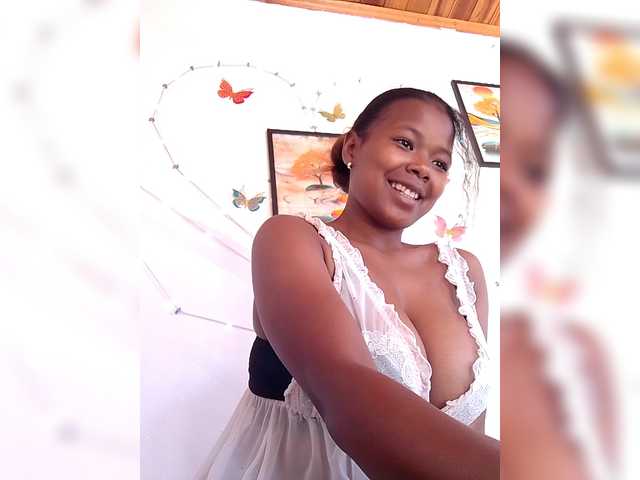 Sayrahsexy's BongaCams show and profile