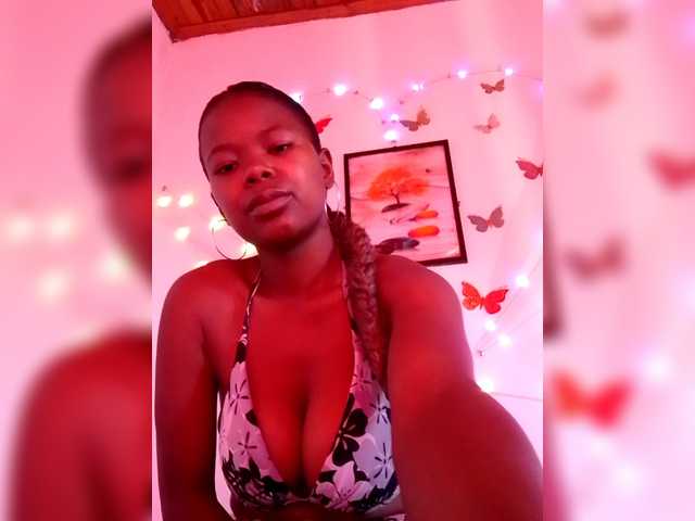 Sayrahsexy's BongaCams show and profile