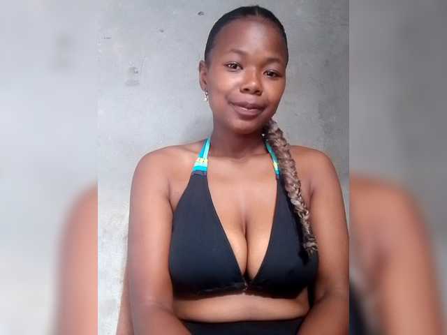 Sayrahsexy's BongaCams show and profile