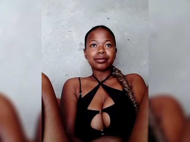 Sayrahsexy's BongaCams show and profile