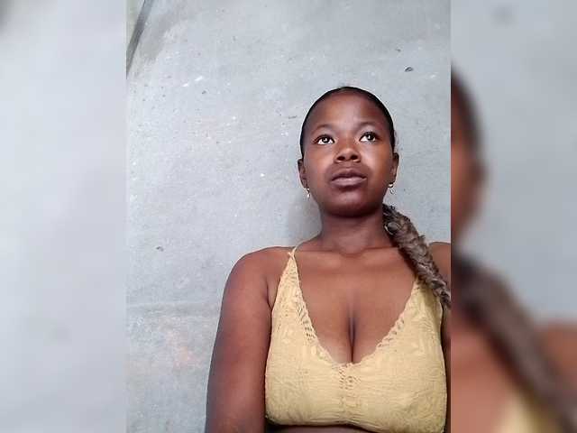 Sayrahsexy's BongaCams show and profile