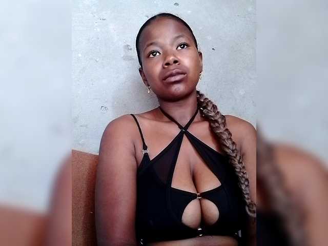 Sayrahsexy's BongaCams show and profile