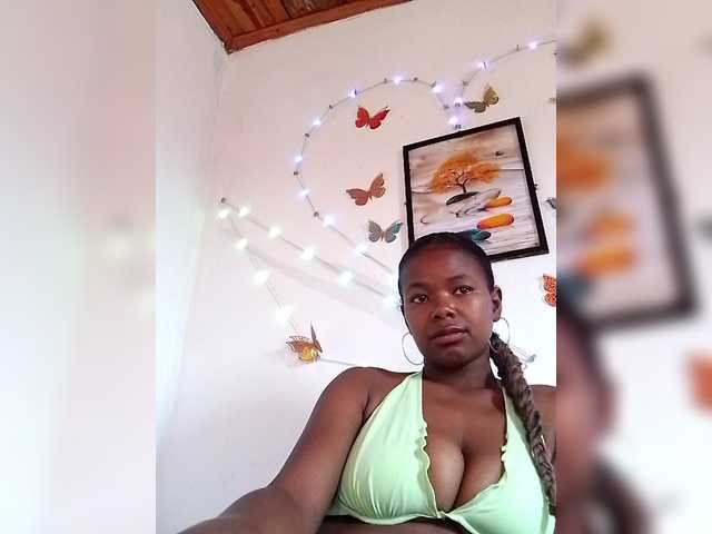 Sayrahsexy's BongaCams show and profile