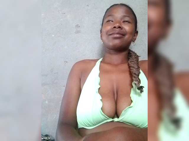 Sayrahsexy's BongaCams show and profile