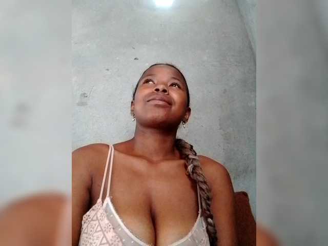 Sayrahsexy's BongaCams show and profile