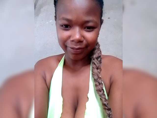 Sayrahsexy's BongaCams show and profile