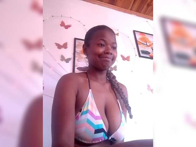 Sayrahsexy's BongaCams show and profile