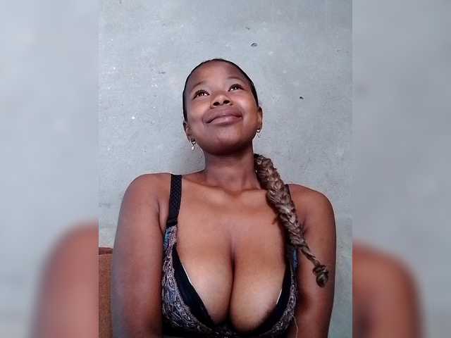 Sayrahsexy's BongaCams show and profile