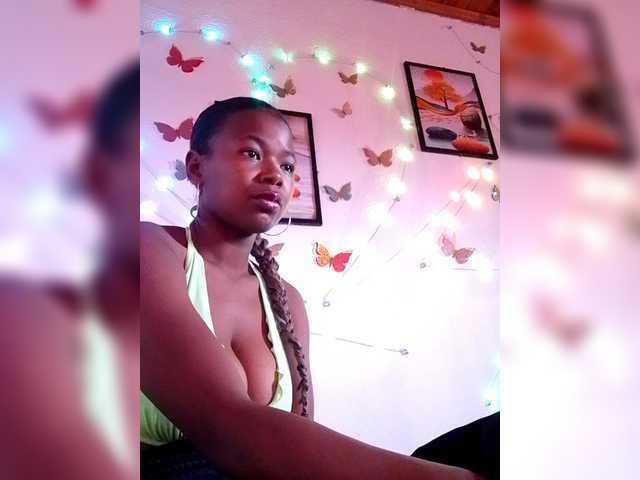 Sayrahsexy's BongaCams show and profile