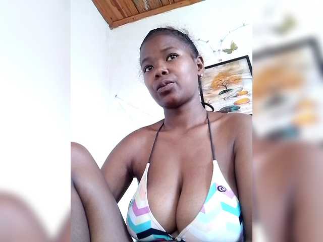 Sayrahsexy's BongaCams show and profile