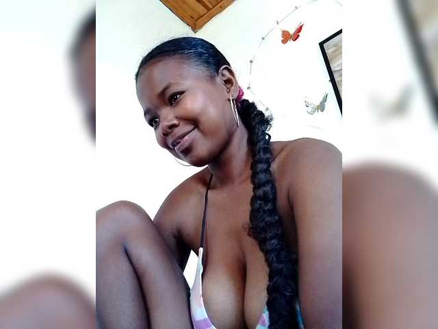 Sayrahsexy's BongaCams show and profile