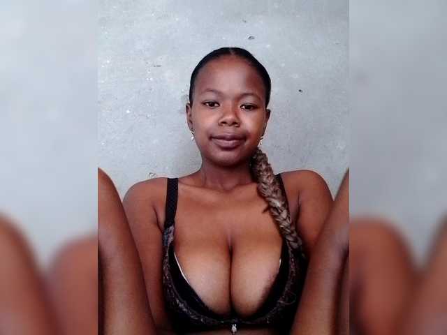 Sayrahsexy's BongaCams show and profile