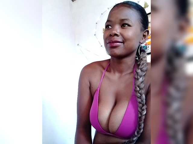 Sayrahsexy's BongaCams show and profile