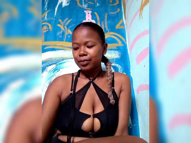 Sayrahsexy's BongaCams show and profile