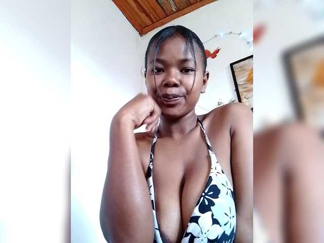 Sayrahsexy's BongaCams show and profile