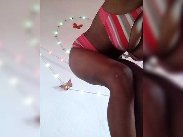 Sayrahsexy's BongaCams show and profile