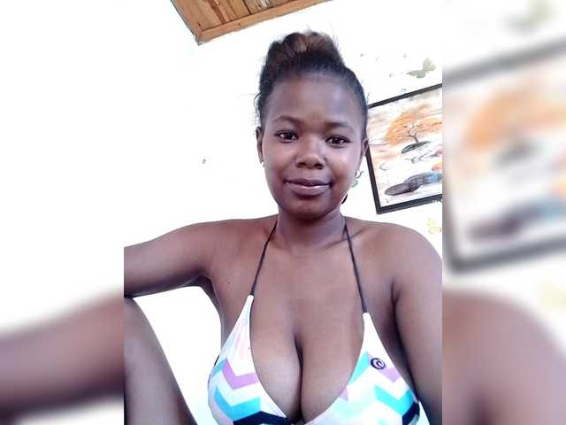 Sayrahsexy's BongaCams show and profile