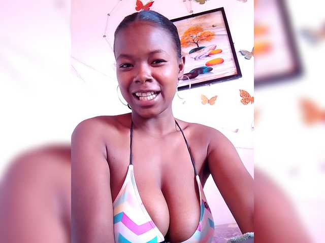 Sayrahsexy's BongaCams show and profile