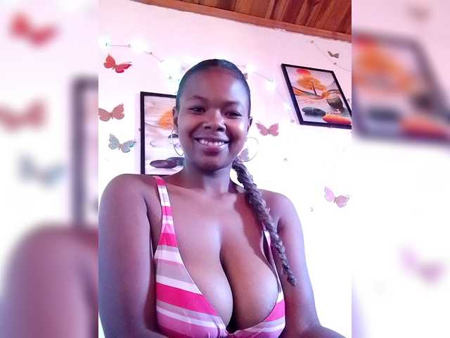 Sayrahsexy's BongaCams show and profile