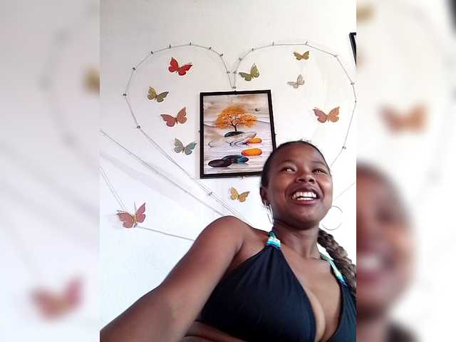 Sayrahsexy's BongaCams show and profile