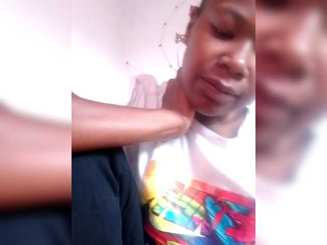 Sayrahsexy's BongaCams show and profile