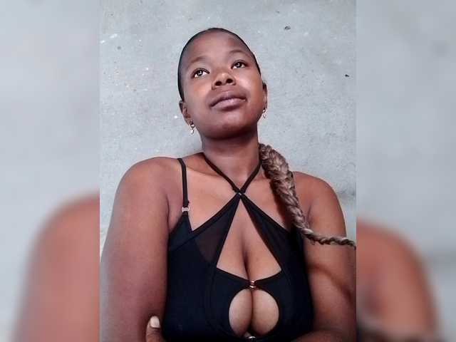 Sayrahsexy's BongaCams show and profile