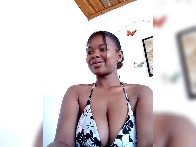 Sayrahsexy's BongaCams show and profile