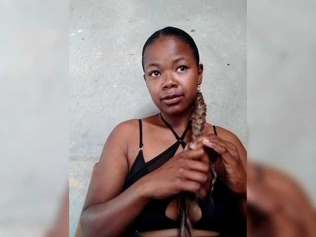 Sayrahsexy's BongaCams show and profile